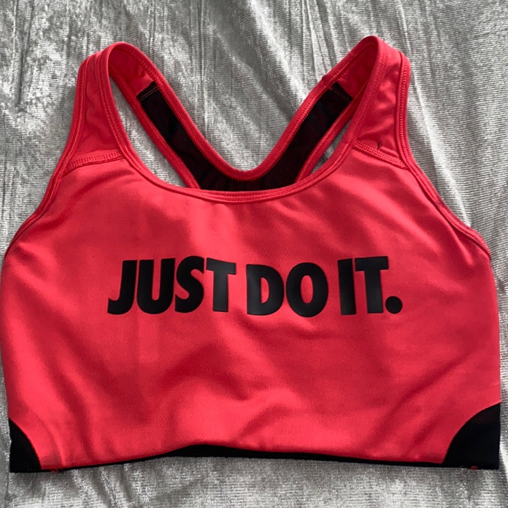 small nike sports bra